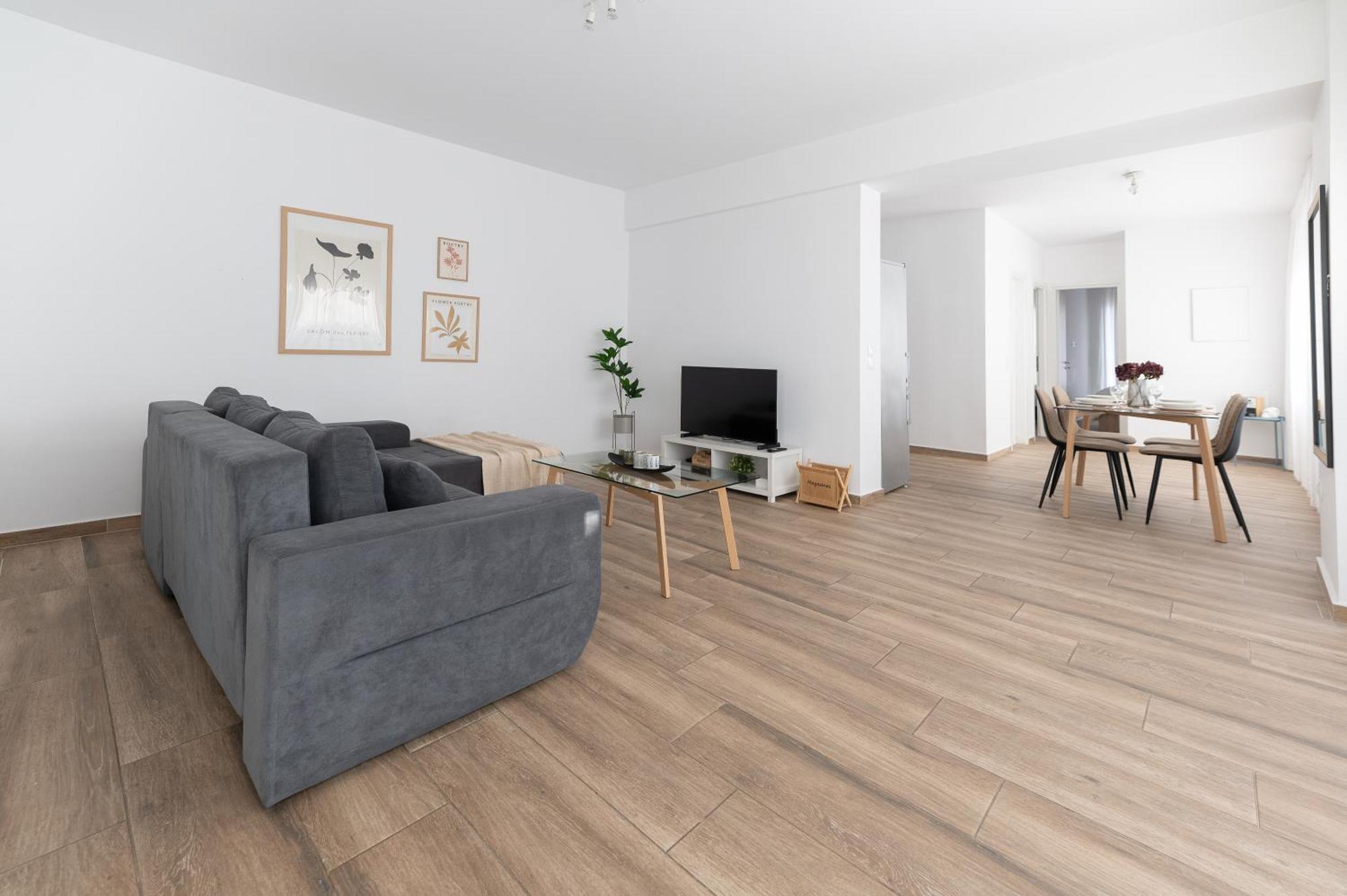 Stylish Spacious Apartment In Palaio Faliro Athens Exterior photo